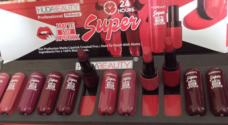 رژ لب جامد و مات هدی بیوتی